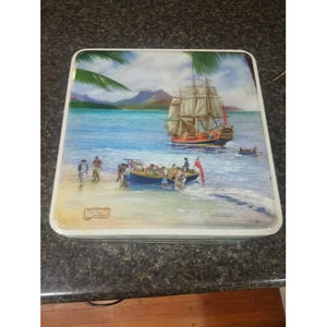 Red Robin Biscuits Tin Huntley & Palmers Holidays  Liverpool & London England FS
